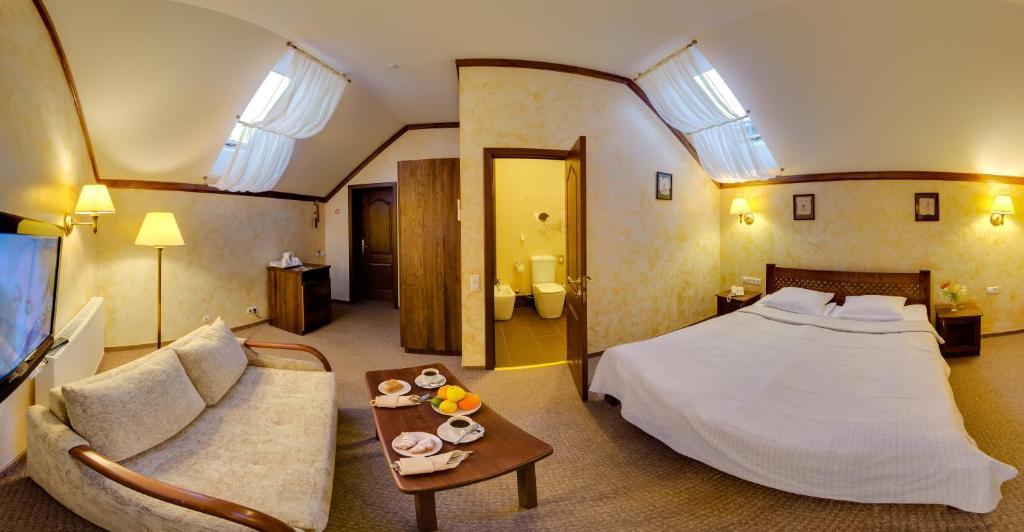 Pid Templem Hotel Ivano-Frankivszk Szoba fotó