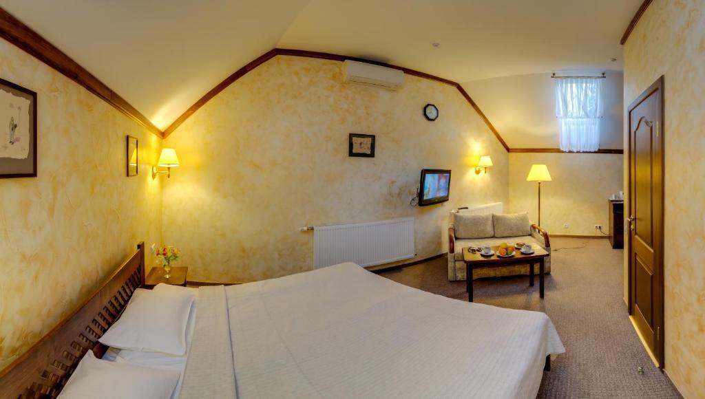 Pid Templem Hotel Ivano-Frankivszk Szoba fotó